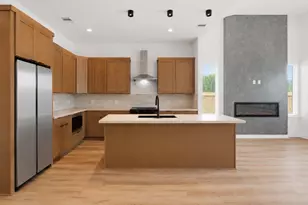 8203 Calhoun Rd, Houston, TX 77033 - Photo 9