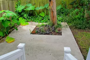 1221 Aurora St, Houston, TX 77009 - Photo 13