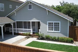 1221 Aurora St, Houston, TX 77009 - Photo 1