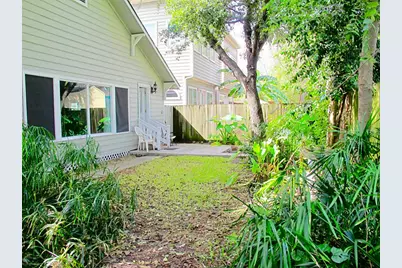 1221 Aurora Street, Houston, TX 77009 - Photo 15
