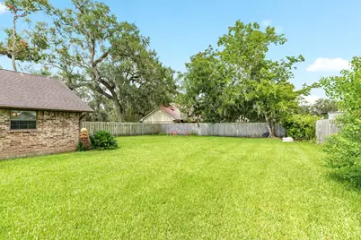 108 Laurel Valley Drive, West Columbia, TX 77486 - Photo 19