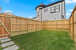 2592 W Tidwell Rd, Houston, TX 77091 - Photo 23
