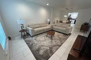 202 W Tri Oaks Ln, Houston, TX 77043 - Photo 3