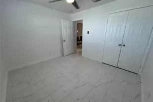 202 W Tri Oaks Ln, Houston, TX 77043 - Photo 9