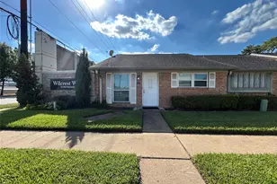 202 W Tri Oaks Ln, Houston, TX 77043 - Photo 1