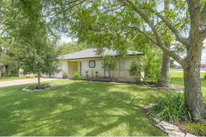 207 Brigadoon, Friendswood, TX 77546 - Photo 1