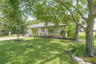 207 Brigadoon, Friendswood, TX 77546 - Photo 1