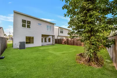514 Melbourne Street #B, Houston, TX 77022 - Photo 9