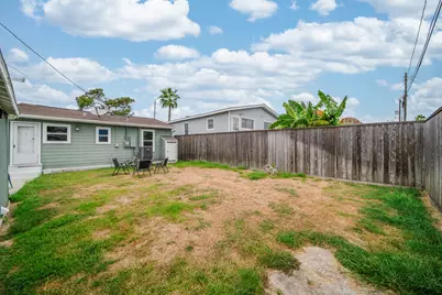 5721 Sylvia Drive, Galveston, TX 77551 - Photo 17