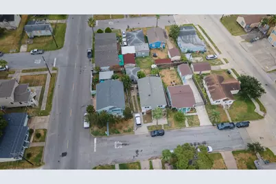 5721 Sylvia Drive, Galveston, TX 77551 - Photo 21