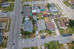 5721 Sylvia Dr, Galveston, TX 77551 - Photo 21