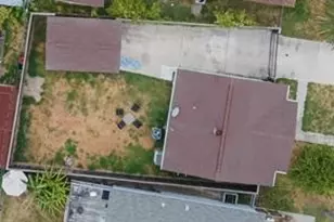 5721 Sylvia Dr, Galveston, TX 77551 - Photo 3