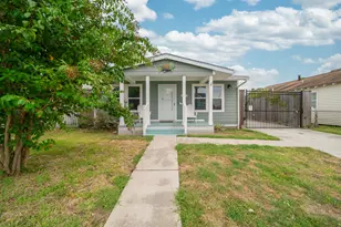 5721 Sylvia Dr, Galveston, TX 77551 - Photo 13