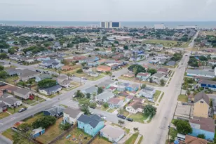 5721 Sylvia Dr, Galveston, TX 77551 - Photo 19