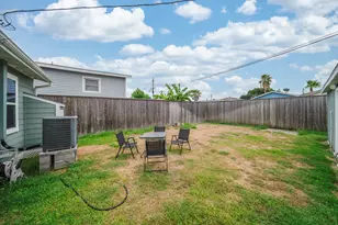 5721 Sylvia Dr, Galveston, TX 77551 - Photo 15