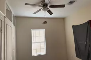 185 Woodvale St, Houston, TX 77012 - Photo 3