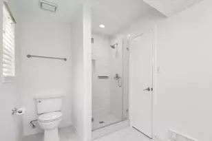 11906 Pebble Rock Dr, Houston, TX 77077 - Photo 15