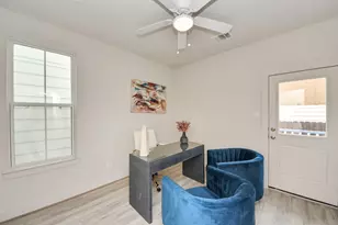 5218 Burress Springs Ln, Houston, TX 77022 - Photo 5