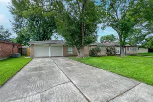 16915 Tibet Rd, Friendswood, TX 77546 - Photo 33