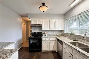 16915 Tibet Rd, Friendswood, TX 77546 - Photo 9