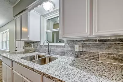5606 Elm Springs Drive, Houston, TX 77048 - Photo 5