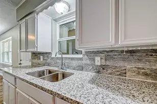 5606 Elm Springs Dr, Houston, TX 77048 - Photo 5