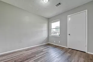 5606 Elm Springs Dr, Houston, TX 77048 - Photo 13