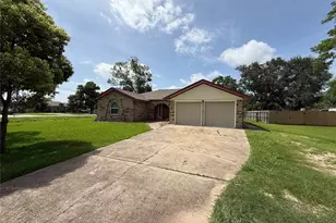 201 San Saba St, Richwood, TX 77531 - Photo 1