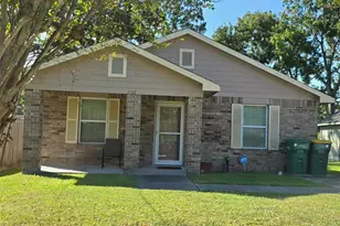 2107 Rosalee St, La Marque, TX 77568 - Photo 1