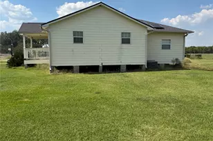 6325 Kamas Ln, Needville, TX 77461 - Photo 13