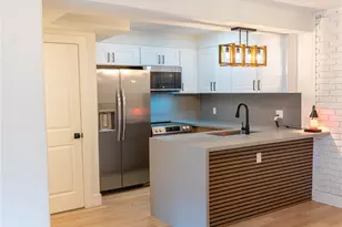 893 Wax Myrtle Ln, Houston, TX 77079 - Photo 3