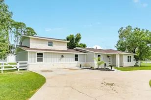 1200 Gifford Ln, Angleton, TX 77515 - Photo 3