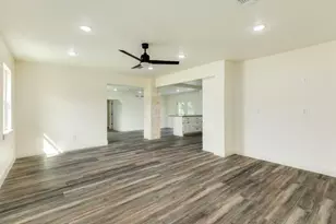 1200 Gifford Ln, Angleton, TX 77515 - Photo 11