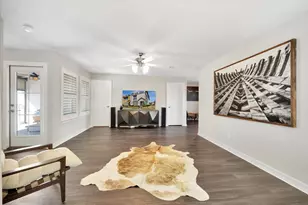 6 W Oaks Dr, Houston, TX 77058 - Photo 35