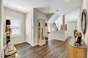 6 W Oaks Dr, Houston, TX 77058 - Photo 21