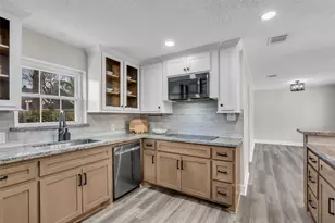 2123 N Fountain Valley Dr, Missouri City, TX 77459 - Photo 13