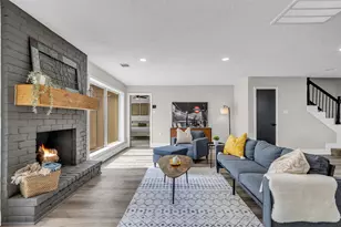 2123 N Fountain Valley Dr, Missouri City, TX 77459 - Photo 1