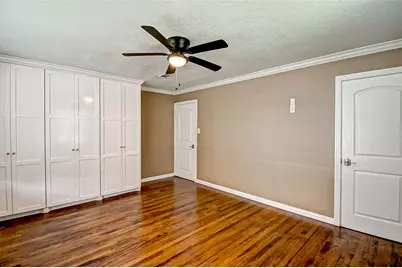 4804 Saxon Street, Bellaire, TX 77401 - Photo 31