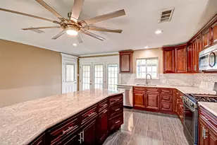 4804 Saxon St, Bellaire, TX 77401 - Photo 17