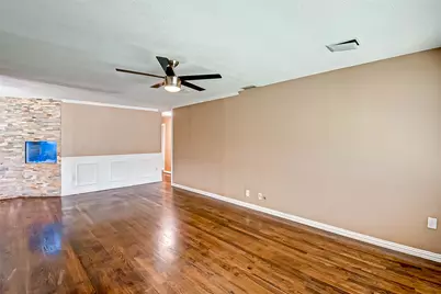 4804 Saxon Street, Bellaire, TX 77401 - Photo 13