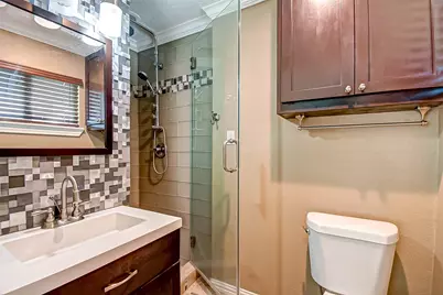 4804 Saxon Street, Bellaire, TX 77401 - Photo 33