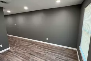 2610 1/2 Mills St, Houston, TX 77026 - Photo 5