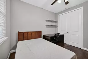 5403 Holguin Hollow St, Houston, TX 77023 - Photo 35