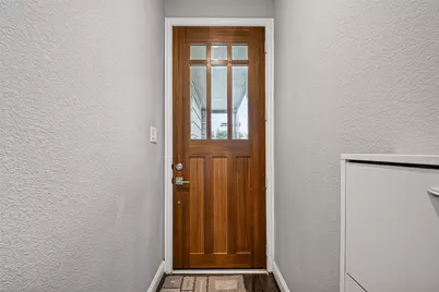 5403 Holguin Hollow Street, Houston, TX 77023 - Photo 5