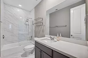 5403 Holguin Hollow St, Houston, TX 77023 - Photo 33