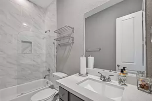 5403 Holguin Hollow St, Houston, TX 77023 - Photo 31
