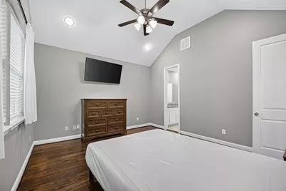 5403 Holguin Hollow Street, Houston, TX 77023 - Photo 41