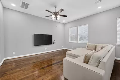 5403 Holguin Hollow Street, Houston, TX 77023 - Photo 11