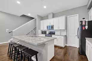 5403 Holguin Hollow St, Houston, TX 77023 - Photo 23