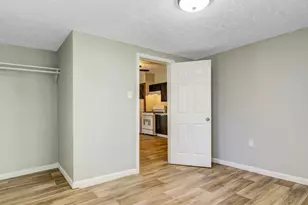 313 N Beauregard St, Alvin, TX 77511 - Photo 11